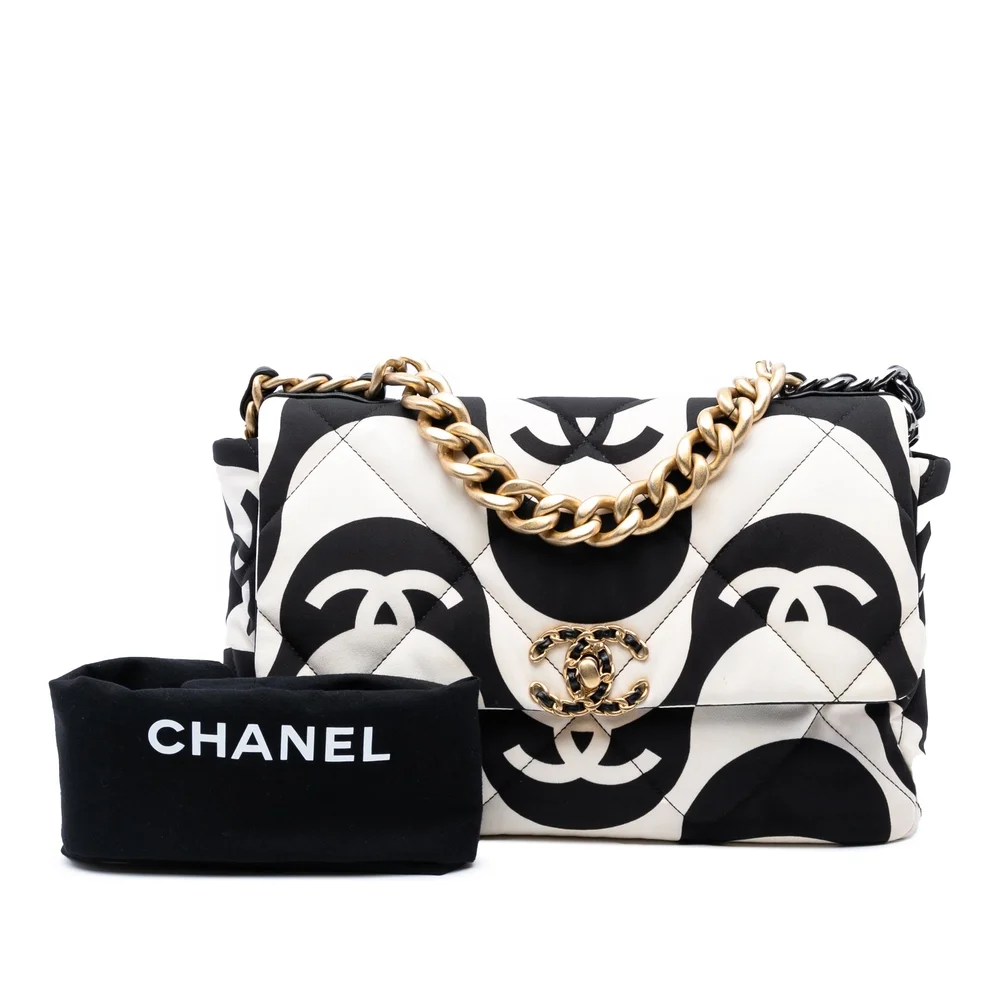 Chanel large 19